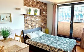 Stylowe studio z parkingiem - 3 minuty od Dworca&Galerii Krakowskiej